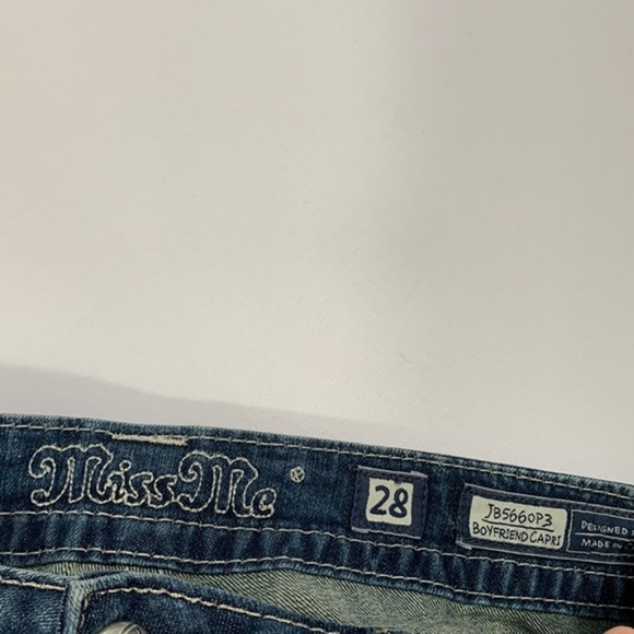 Miss Me Blue Lightly Distressed Boyfriend Capri Jeans - Picture 15 of 16